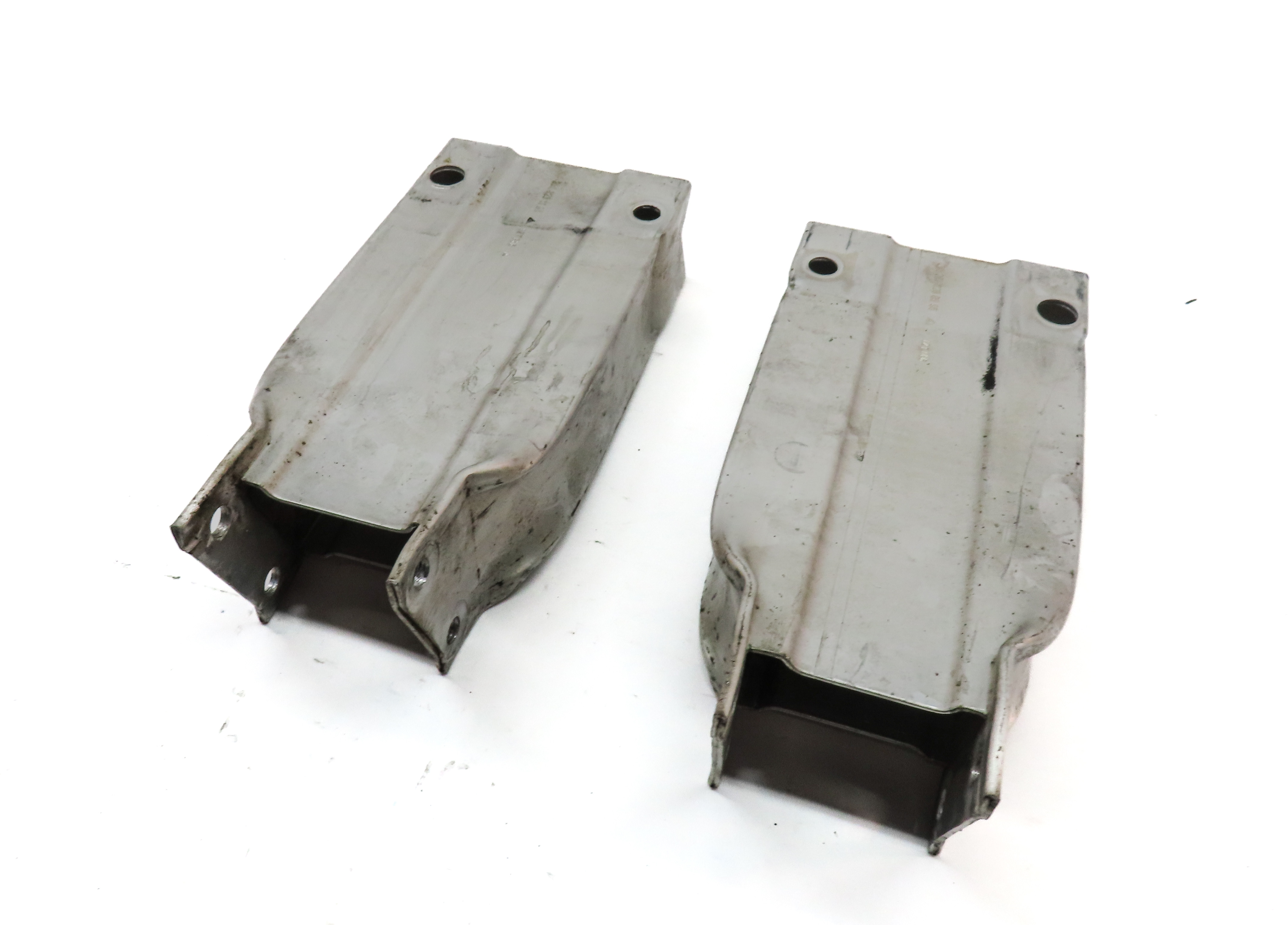 12-15 MERCEDES C CLASS (W204) FRONT BUMPER LEFT & RIGHT REINFORCEMENT BAR MOUNT — exact item pictured